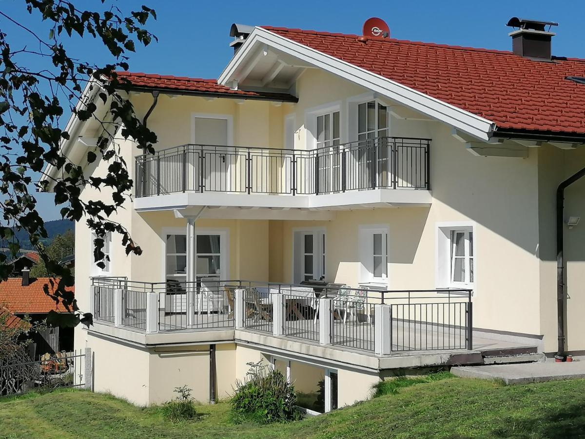 Wunderschoene Ferienwohnung Mit Seeblick Zell am Moos Ngoại thất bức ảnh